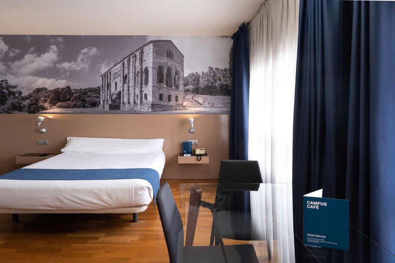 Aparthotel Campus Oviedo Eksteriør bilde