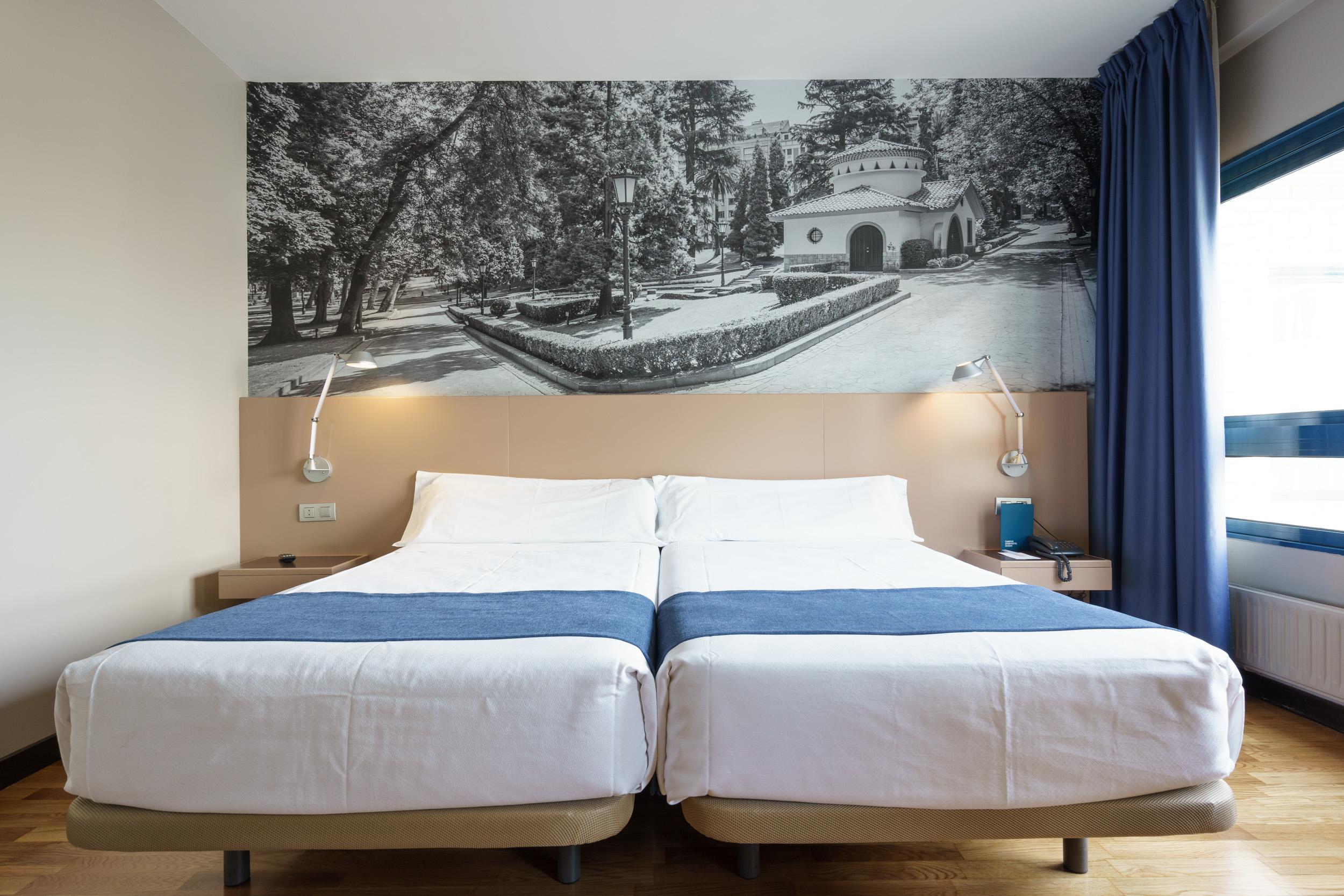 Aparthotel Campus Oviedo Eksteriør bilde