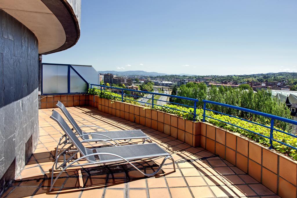 Aparthotel Campus Oviedo Eksteriør bilde