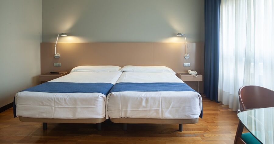 Aparthotel Campus Oviedo Eksteriør bilde