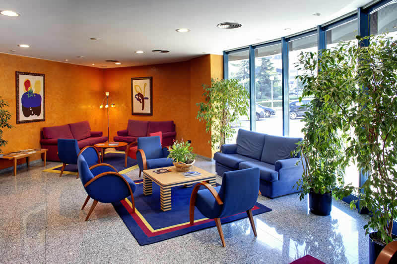 Aparthotel Campus Oviedo Eksteriør bilde