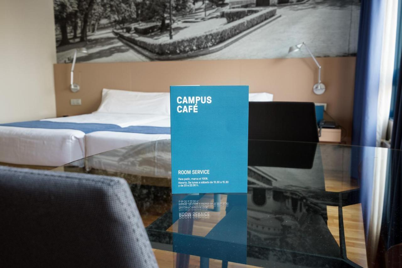 Aparthotel Campus Oviedo Eksteriør bilde