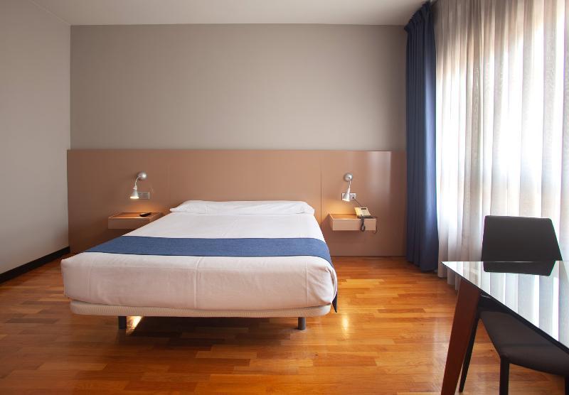 Aparthotel Campus Oviedo Eksteriør bilde