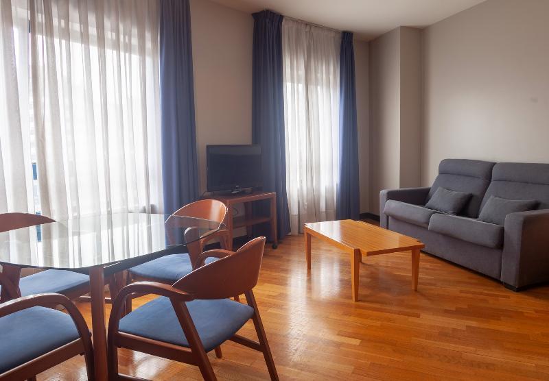 Aparthotel Campus Oviedo Eksteriør bilde